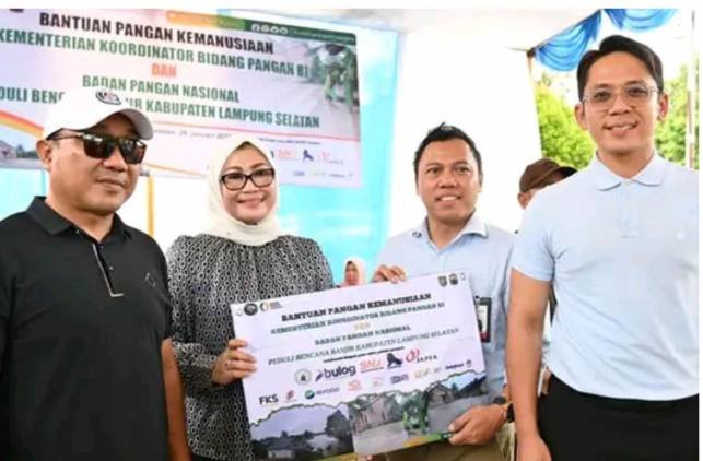 Masyarakat Terdampak Banjir Ditiga Kecamatan di Lampung Selatan Mendapat Bantuan Pangan