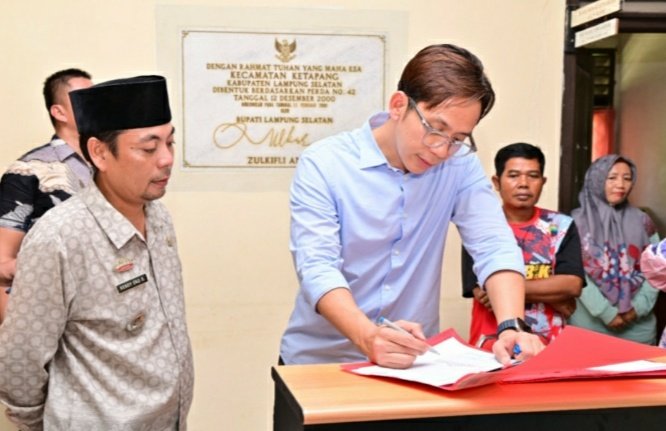 Bupati Egy Sidak ke Kantor Kecamatan Ketapang dan Sragi, Cek Layanan Publik