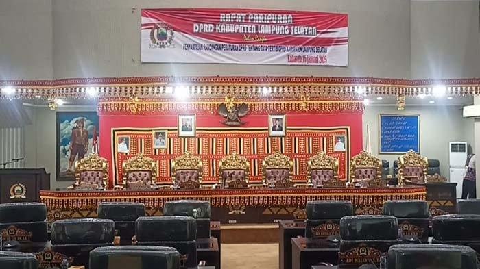 DPRD Lampung Selatan Gelar Rapat Paripurna Penetapan Bupati dan Wakil Bupati Terpilih