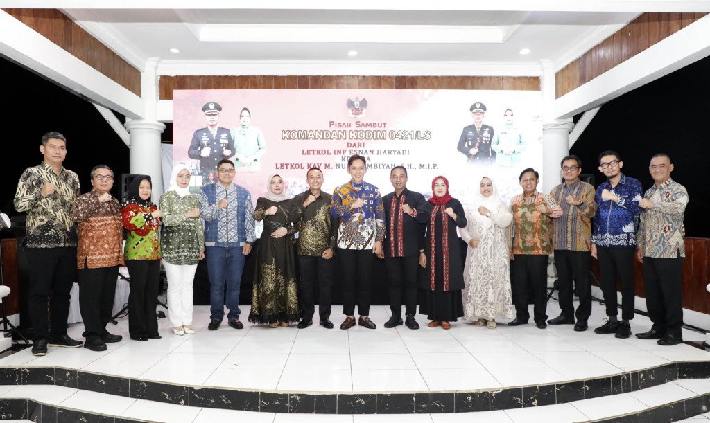 Serah Terima Jabatan Komandan Kodim (Dandim) 0421/Lampung Selatan resmi dilaksanakan di Aula Sebuku