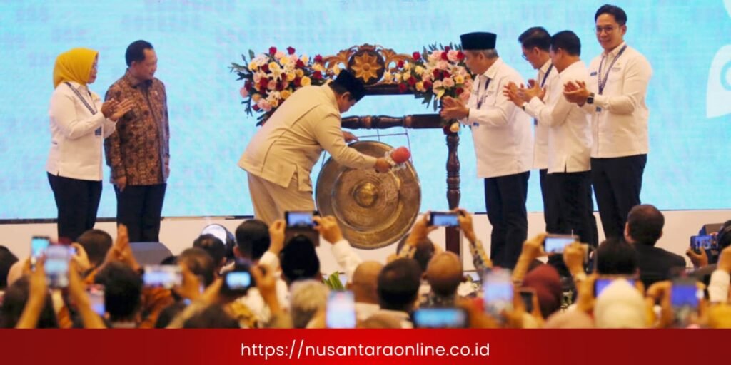 Momen Membanggakan: Bupati Egi Berdiri di Garis Depan Bersama Presiden Prabowo di Apkasi Otonomi Expo 2025