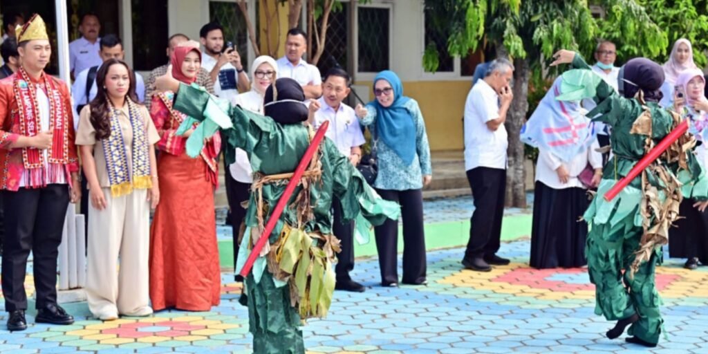 Ketua Dekranasda Zita Anjani Buka Pelatihan Pembuatan Tuping 12 Wajah, Siapkan 1.000 Penari untuk HUT ke-69 Lampung Selatan