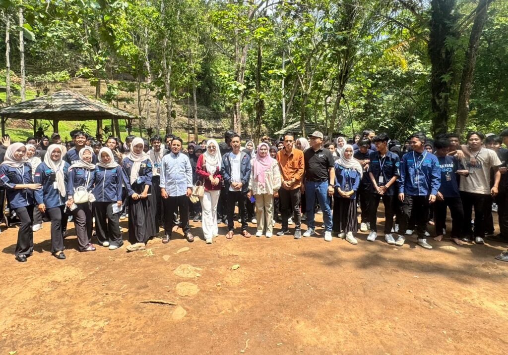 Pimpinan Kampus Hadiri Hakrab, Mahasiswa TI ITSNU Lampung Makin Solid