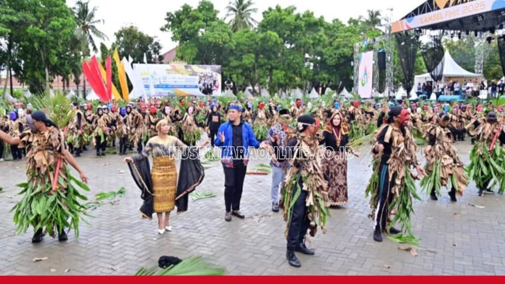 6.573 Peserta Guncang Kalianda! Pawai Budaya Terbesar Sepanjang Sejarah Warnai HUT ke-69 Lampung Selatan