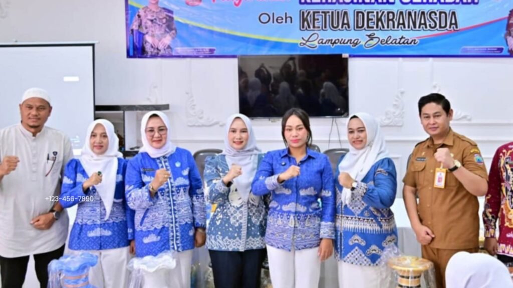 Dukung Pengrajin Lokal, Zita Anjani Bagikan 50 Guci Karya Gerabah kepada PKK dan Dekranasda Lampung Selatan
