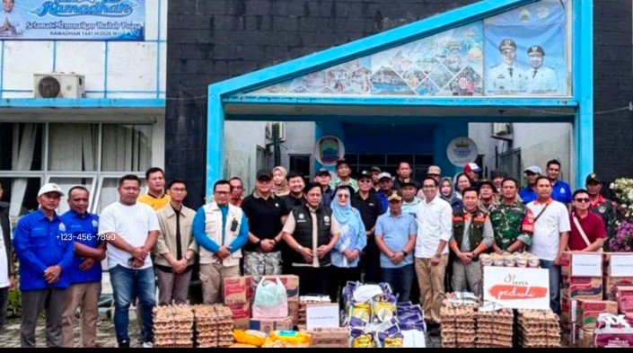 1.175 KK Korban Banjir di Empat Kecamatan Terima Bantuan Beras dan Sembako dari Pemkab Lampung Selatan dan 10 Perusahaan