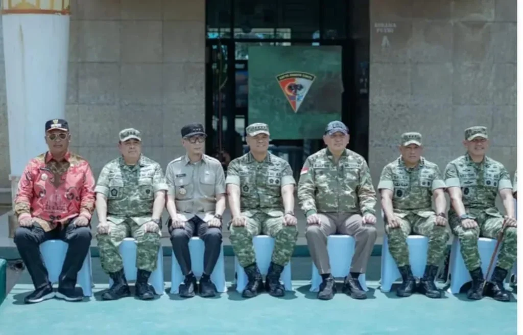 Gubernur Lampung Dampingi Menteri Pertahanan RI Sjafrie Sjamsoeddin Tinjau Fasilitas Markas Komando Batalyon Infanteri TP 848/Satya Pandya Cakti Anak Tuha, Lampung Tengah