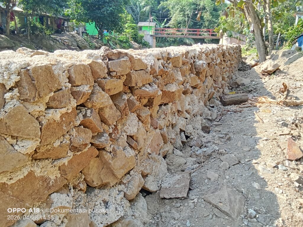 Warga Tarahan:Proyek Penahan Air yang terletak disepinggiran Sungai Tarahan Diduga Kuat Melanggar Undang-undang keterbukaan informasi