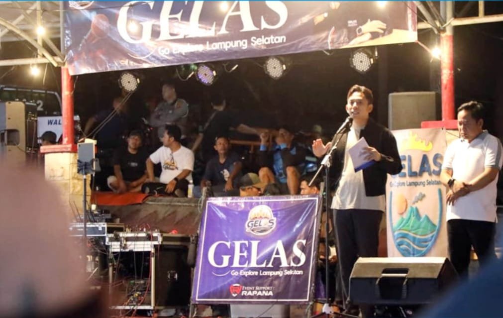 Bupati Egi Apresiasi Pentas Musik Gelas, Dorong Hiburan Rakyat Jadi Penggerak UMKM Lampung Selatan