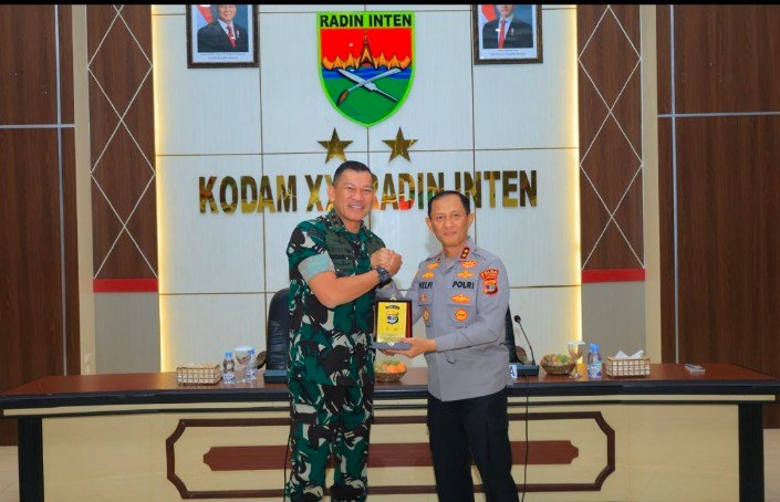 Kapolda Lampung Sambangi Pangdam XXI/Radin Inten, Perkuat Sinergi TNI-Polri Jaga Kondusivitas Daerah
