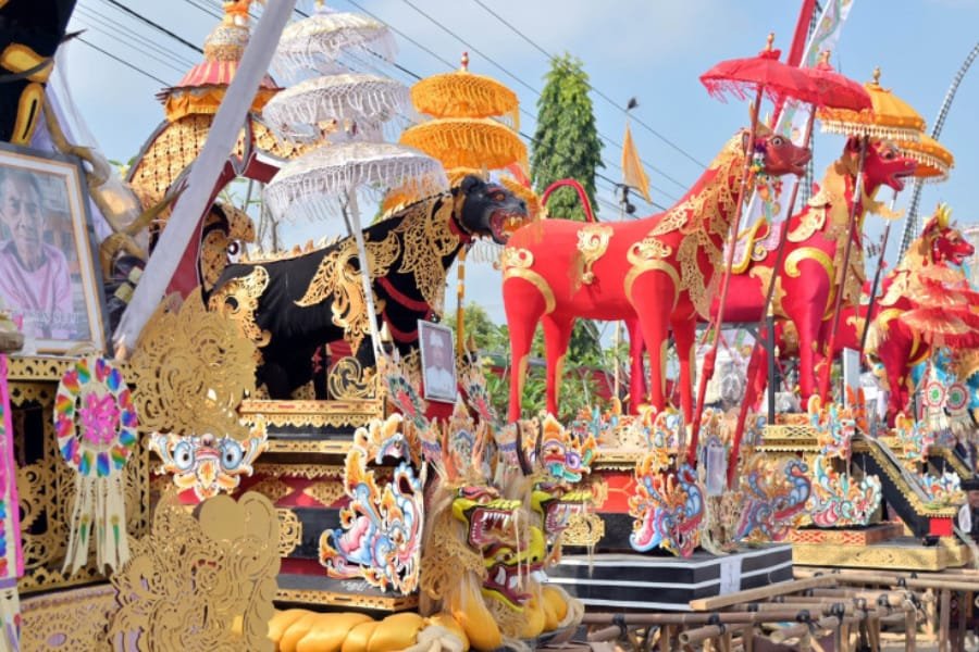 Ngaben Massal Balinuraga, Warisan Bakti kepada Leluhur yang Terus Hidup dan Memikat Wisatawan